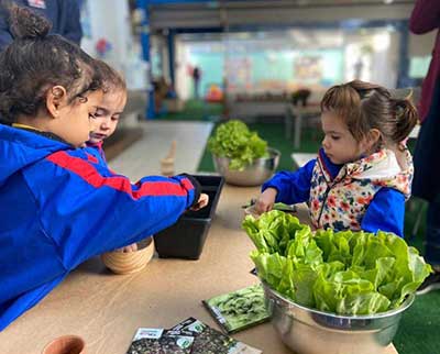 Crianças em atividade - Educação Infantil Uniepre