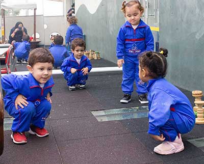 Crianças em atividade - Educação Infantil Uniepre