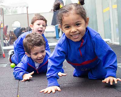 Criança feliz em close - Educação Infantil Uniepre