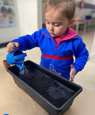 Criança em atividade - Educação Infantil Uniepre