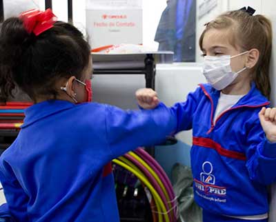 Crianças em espaço educacional - Ensino Fundamental Uniepre