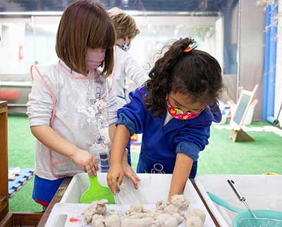 Crianças em atividade - Ensino Fundamental Uniepre